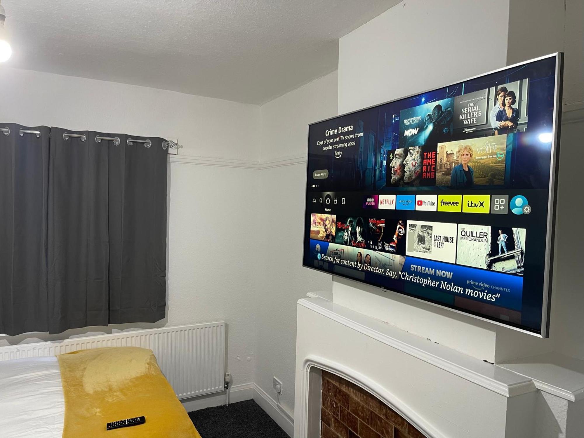 Hometel Digs Hidden Gem Large Comfy Home Can Sleep 15 Braunstone Town Eksteriør billede